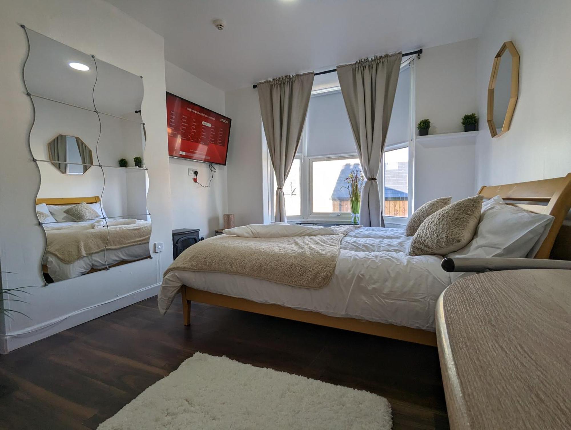 Inner-City Apartments - Basic Amenites Cardiff Exterior photo